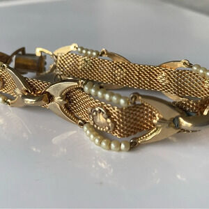 Pik New York Vintage 1940's Gold Costume Bracelet with Pearls. Signed.
